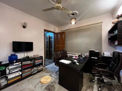 Bedroom Image of 8000 Sq.ft 12 BHK Builder Floor for sale in Jamia Nagar New Delhi for Rs. 132500000