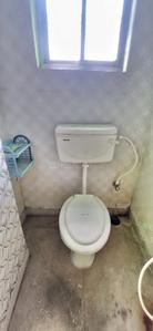 Bathroom Image of 825 Sq.ft 2 BHK Apartment / Flat for rent in Airport Gate No 2 Kolkata for Rs. 10600