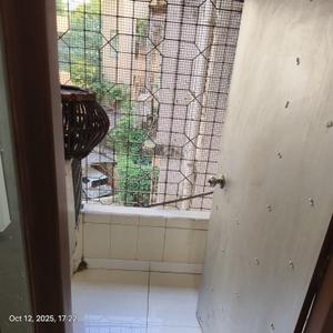Balcony Image of 900 Sq.ft 2 BHK Apartment / Flat for rent in Solomon Apartments, Pali Hill Mumbai for Rs. 135000