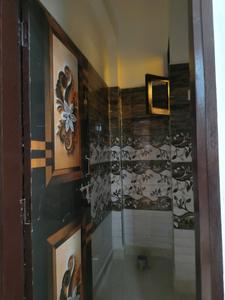 Common Bathroom Image of 750 Sq.ft 2 BHK Builder Floor for sale in DLF Ankur Vihar Ghaziabad for Rs. 2375000
