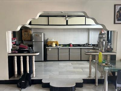 Kitchen Image of 1150 Sq.ft 2 BHK Apartment / Flat for sale in Nanpura Surat for Rs. 3500000