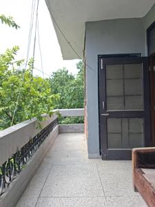 Living Room Image of 1800 Sq.ft 3 BHK Builder Floor for rent in Sector 23 Noida for Rs. 35000