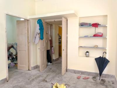 Bedroom Image of 750 Sq.ft 2 BHK Builder Floor for rent in Jodhpur Park Kolkata for Rs. 12000