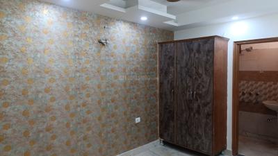 Bedroom Image of 1000 Sq.ft 3 BHK Builder Floor for sale in Laxmi Nagar New Delhi for Rs. 10500000