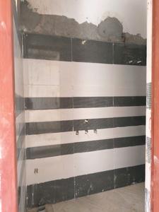 Common Bathroom Image of 900 Sq.ft 2 BHK Apartment / Flat for sale in Govindpuram Ghaziabad for Rs. 2765000