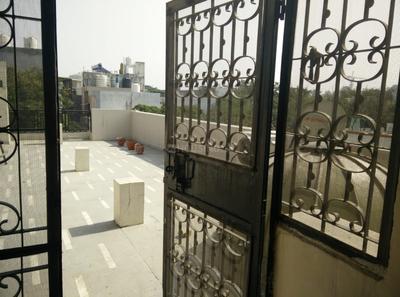 Balcony Image of 800 Sq.ft 2 BHK Independent House for rent in Sector 61 Noida for Rs. 28000
