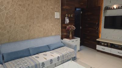Living Room Image of 811 Sq.ft 2 BHK Apartment / Flat for sale in Golden Arcade, Sion Mumbai for Rs. 18000000