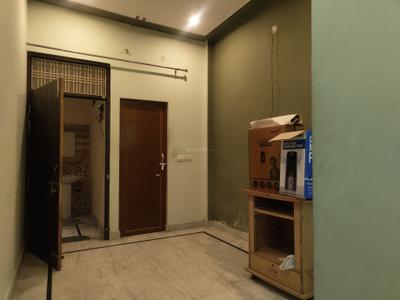 Living Room Image of 500 Sq.ft 1 BHK Builder Floor for rent in Krishna Nagar Lucknow for Rs. 7000