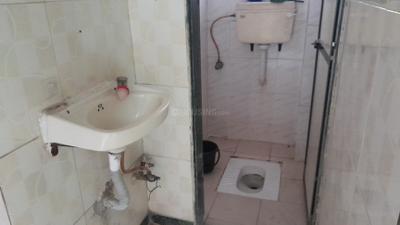 Bathroom Image of 625 Sq.ft 1 BHK Independent House for rent in Kharghar Navi Mumbai for Rs. 24000