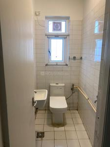 Bathroom Image of 2950 Sq.ft 4 BHK Apartment / Flat for sale in DLF Windsor Court, DLF Phase 4 Gurgaon for Rs. 90000000