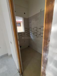 Bathroom Image of 1150 Sq.ft 3 BHK Apartment / Flat for sale in Purbalok Kolkata for Rs. 7500000
