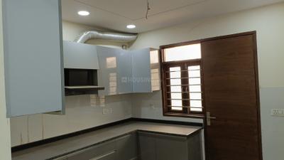 Kitchen Image of 1500 Sq.ft 3 BHK Builder Floor for sale in Raja Park Apartment, Shakurpur New Delhi for Rs. 14500000
