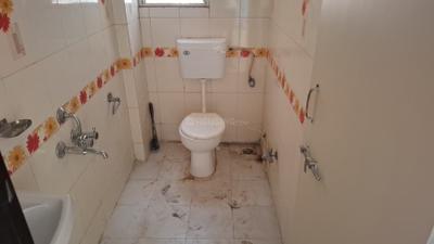 Bathroom Image of 1500 Sq.ft 2.5 BHK Apartment / Flat for rent in Parvati Darshan Pune for Rs. 35000