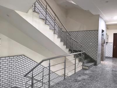 Staircase Image of 500 Sq.ft 1 RK Builder Floor for rent in DLF Phase 3 Gurgaon for Rs. 16000