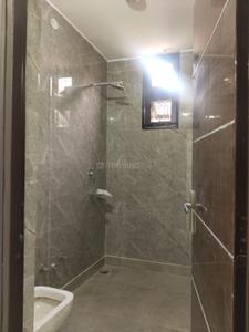 Bathroom Image of 2250 Sq.ft 3 BHK Apartment / Flat for rent in Ashoka Enclave 2, Sector 37 Faridabad for Rs. 27000