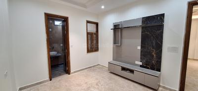 Bedroom Image of 1900 Sq.ft 3 BHK Builder Floor for sale in Janakpuri New Delhi for Rs. 26000000