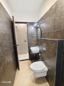 Bathroom Image of 500 Sq.ft 1 BHK Apartment / Flat for sale in Malad West Mumbai for Rs. 14000000