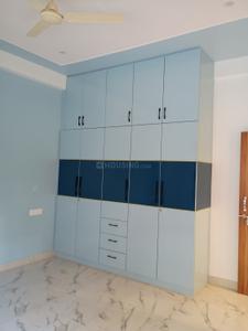 Bedroom Image of 1250 Sq.ft 2 BHK Builder Floor for rent in Gomti Nagar Lucknow for Rs. 20000
