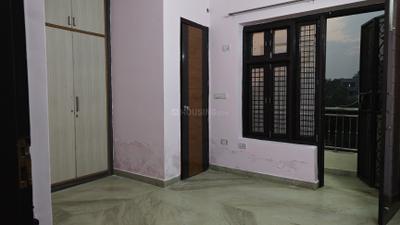 Bedroom Image of 1000 Sq.ft 2 BHK Builder Floor for rent in Subhash Nagar New Delhi for Rs. 22000