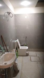 Bathroom Image of 450 Sq.ft 1 RK Apartment / Flat for rent in Meerut Cantt Meerut for Rs. 8500
