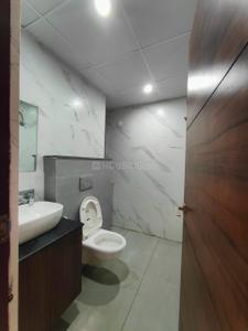Bathroom Image of 1800 Sq.ft 3 BHK Apartment / Flat for rent in Gulnaar Meadows, Bhabat Zirakpur for Rs. 34000