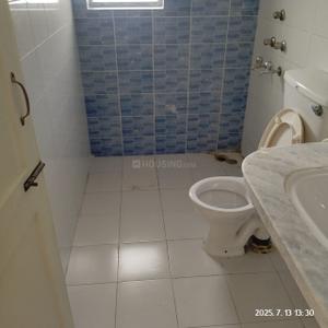Bathroom Image of 1711 Sq.ft 4 BHK Apartment / Flat for rent in Kendriya Vihar Phase 2, Birati Kolkata for Rs. 20000