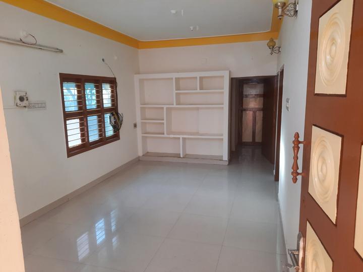 Commercial image of 250.0 Sq.ft   Showroom for rent in Kolapakkam for 25000
