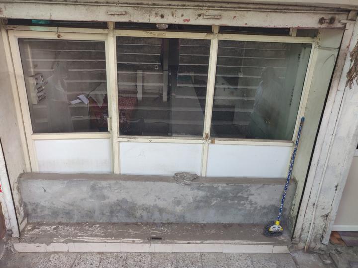 Commercial image of 244.0 Sq.ft   Shop for rent in Nava Vadaj for 12000