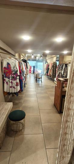 Others image of 419.0 Sq.ft   Showroom for rent in Fort for 650000