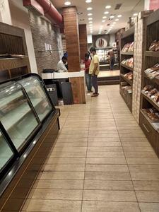 Others image of 620.0 Sq.ft   Shop for rent in Santacruz West for 325000