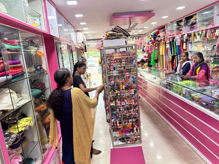 Others image of 800.0 Sq.ft   Showroom for rent in Madhurawada for 36000