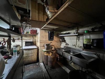 Others image of 400.0 Sq.ft   Shop for rent in Andheri West for 140000