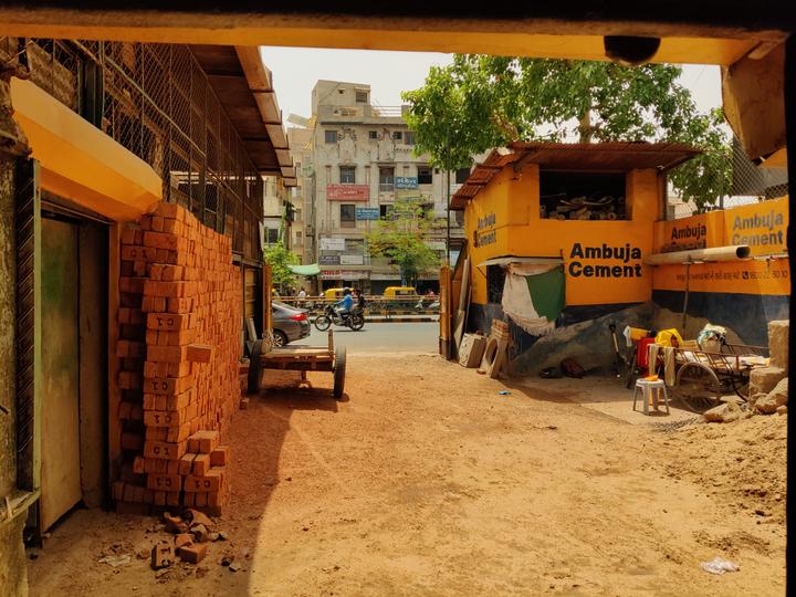 Commercial image of 1000.0 Sq.ft   Showroom for rent in Behrampura for 180000