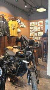 Others image of 300.0 Sq.ft   Shop for sale in Juhu for 18000000