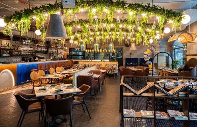 Others image of 3900.0 Sq.ft Shop for rent in Bandra East for 2000000