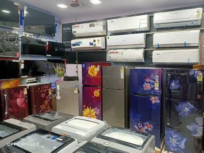 Commercial image of 450.0 Sq.ft Shop for rent in Malad East for 60000
