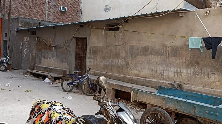 Commercial image of 250.0 Sq.ft Ready to use Shop for rent in Mayur Vihar Phase 3 for 45000