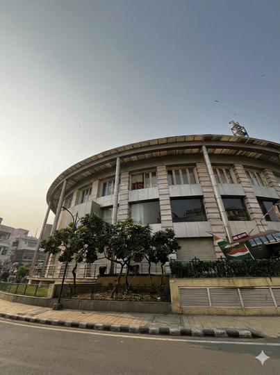 Outside View image of 1650.0 Sq.ft   Showroom for sale in Kamla Nagar for 200000000