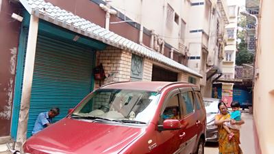 Commercial image of 10000.0 Sq.ft pre-leased Ready to use Office Space for sale in Maniktala for 37000000