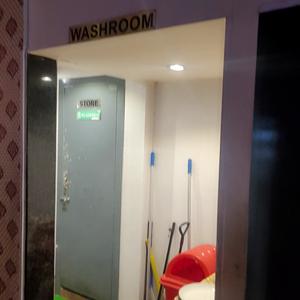 Others image of 2750.0 Sq.ft pre-leased  Showroom for sale in Andheri East for 110000000