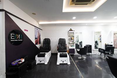 Others image of 1607.0 Sq.ft pre-leased  Shop for sale in Satellite for 29700000