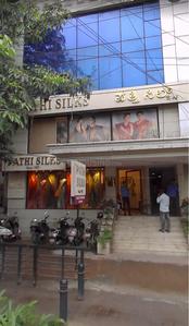 Others image of 2800.0 Sq.ft   Shop for rent in Richmond Town for 500000