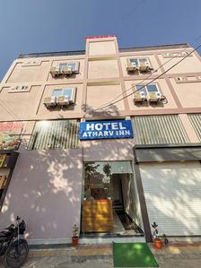 Entrance image of 800.0 Sq.ft   Showroom for sale in Mahalakshmi Nagar for 11000000