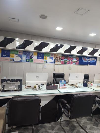 Entrance image of 606.0 Sq.ft  Ready to use Office Space for sale in Hazratganj for 11500000