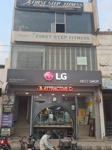 Outside View image of 220.0 Sq.ft   Showroom for rent in Dwarka Mor for 60000
