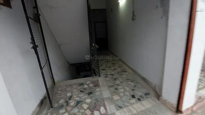 Entrance image of 900.0 Sq.ft   Warehouse for rent in Alambagh for 20000