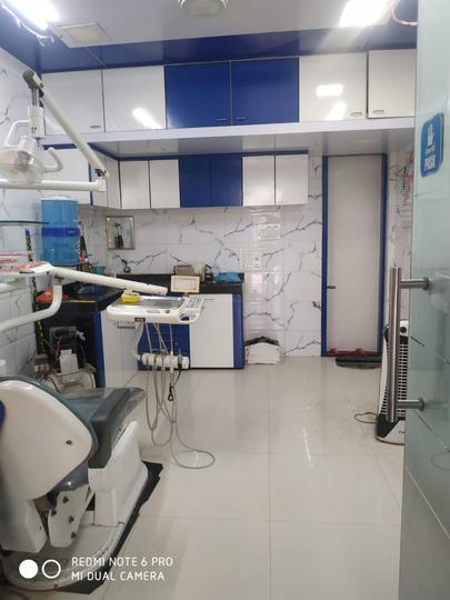 Commercial image of 160.0 Sq.ft Shop for rent in Chinchpokli for 27000