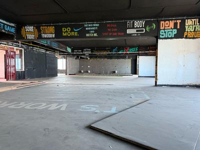 Others image of 850.0 Sq.ft pre-leased  Shop for sale in Malad West for 23500000