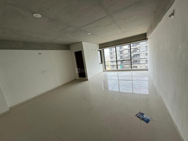 Others image of 841.0 Sq.ft   Shop for rent in Sola for 35000