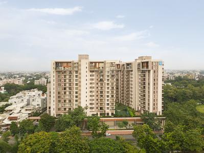 Gallery Cover Pic of Kalpataru Grandeur